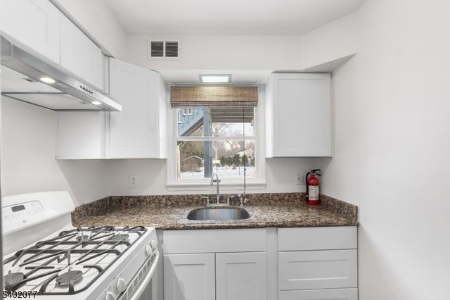 92 Mandeville Ave, Pequannock Twp., NJ 07440