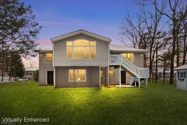 92 Mandeville Ave, Pequannock Twp., NJ 07440