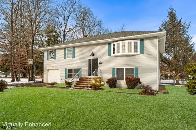 92 Mandeville Ave, Pequannock Twp., NJ 07440