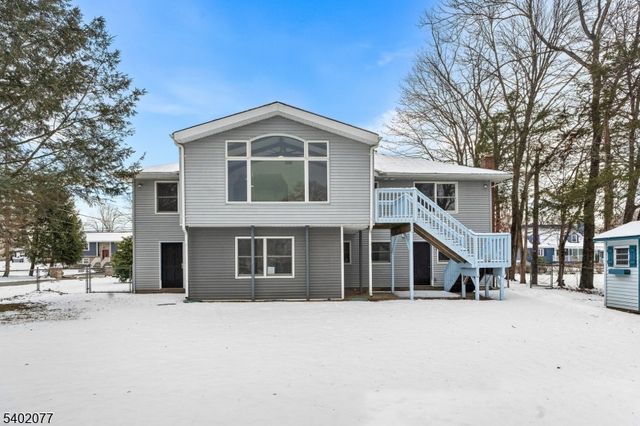 92 Mandeville Ave, Pequannock Twp., NJ 07440