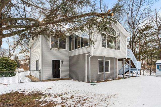 92 Mandeville Ave, Pequannock Twp., NJ 07440