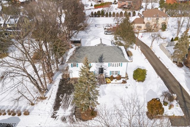 92 Mandeville Ave, Pequannock Twp., NJ 07440