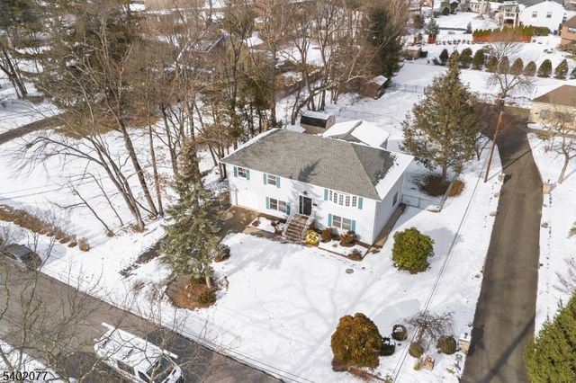 92 Mandeville Ave, Pequannock Twp., NJ 07440