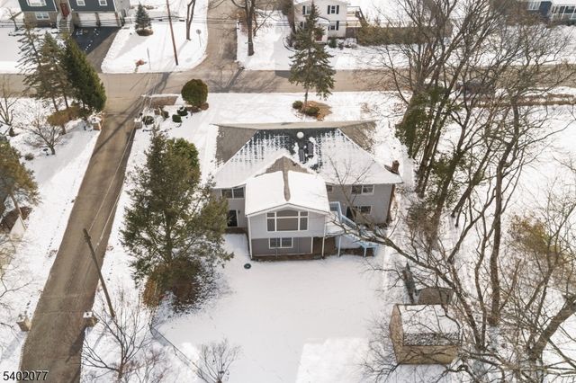 92 Mandeville Ave, Pequannock Twp., NJ 07440