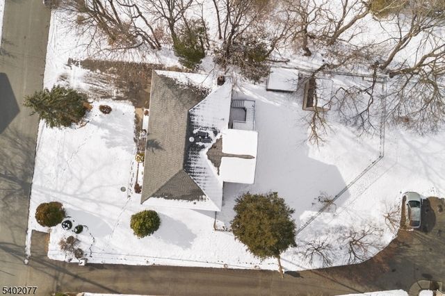 92 Mandeville Ave, Pequannock Twp., NJ 07440