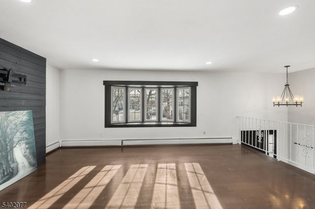 92 Mandeville Ave, Pequannock Twp., NJ 07440