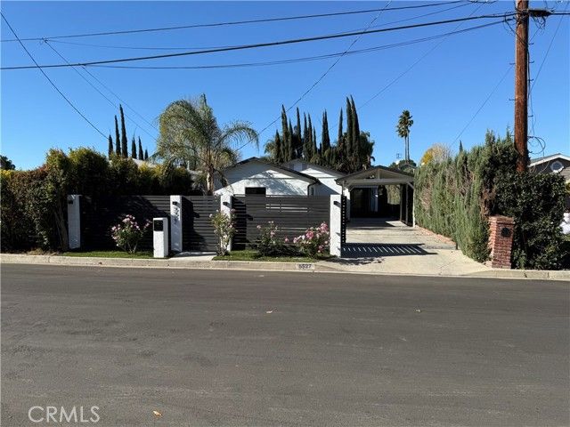 5527 Beckford Avenue, Tarzana (los Angeles), CA 91356