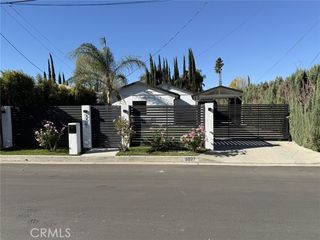 5527 Beckford Avenue, Tarzana (los Angeles), CA 91356