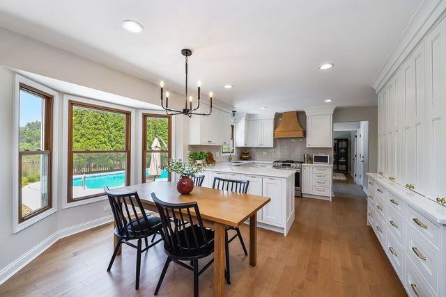 25W184 Setauket Avenue, Naperville, IL 60540
