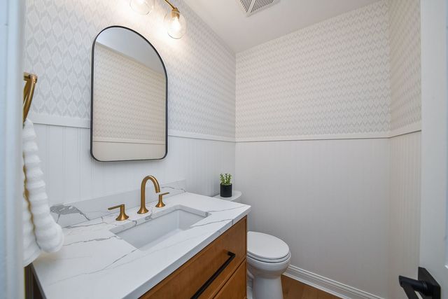 25W184 Setauket Avenue, Naperville, IL 60540