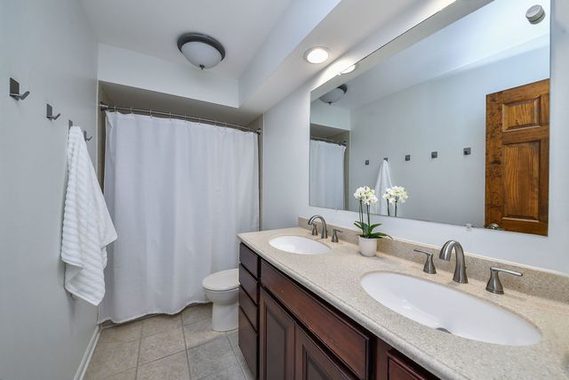 25W184 Setauket Avenue, Naperville, IL 60540
