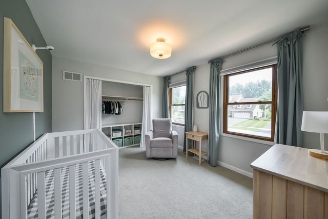 25W184 Setauket Avenue, Naperville, IL 60540