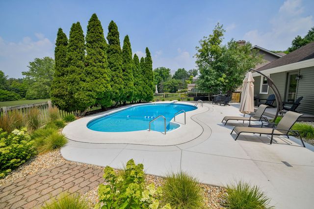 25W184 Setauket Avenue, Naperville, IL 60540