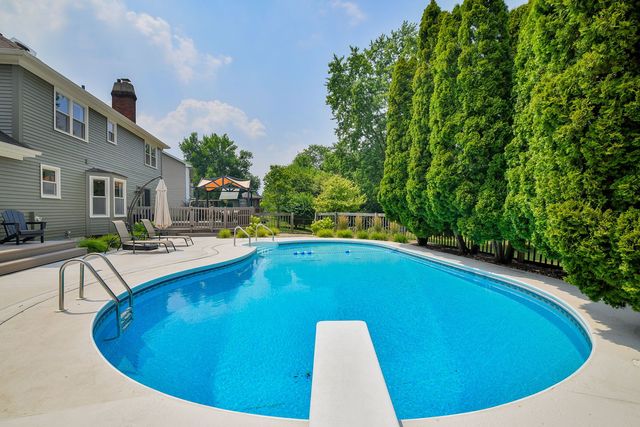 25W184 Setauket Avenue, Naperville, IL 60540