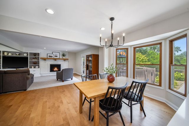 25W184 Setauket Avenue, Naperville, IL 60540