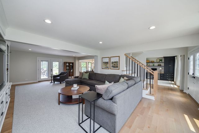 25W184 Setauket Avenue, Naperville, IL 60540