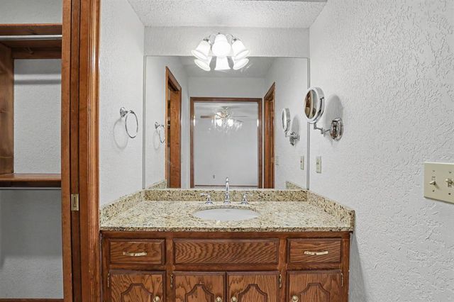 3005 SW 99th Street, Oklahoma City, OK 73159