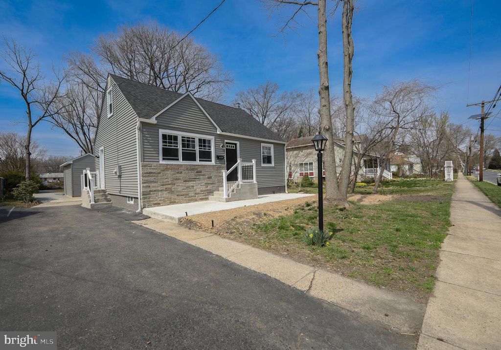 322 MONROE AVE, Cherry Hill, NJ 08002