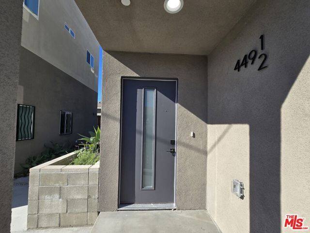 449 W 74th Street, Los Angeles, CA 90003