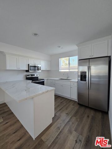 449 W 74th Street, Los Angeles, CA 90003