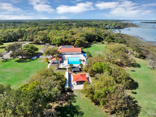 1305 Royal Troon Ln, St Augustine, FL 32086