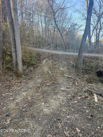 2420 Midway Rd, Knoxville, TN 37914