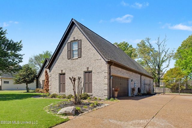 3815 Park Creek Drive, Southaven, MS 38672