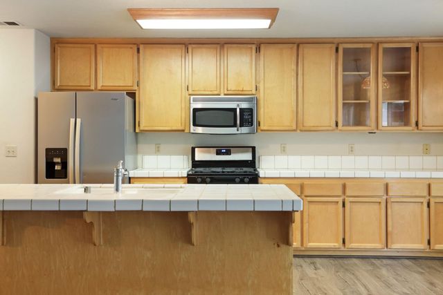 3716 Des Moines Dr, Stockton, CA 95209