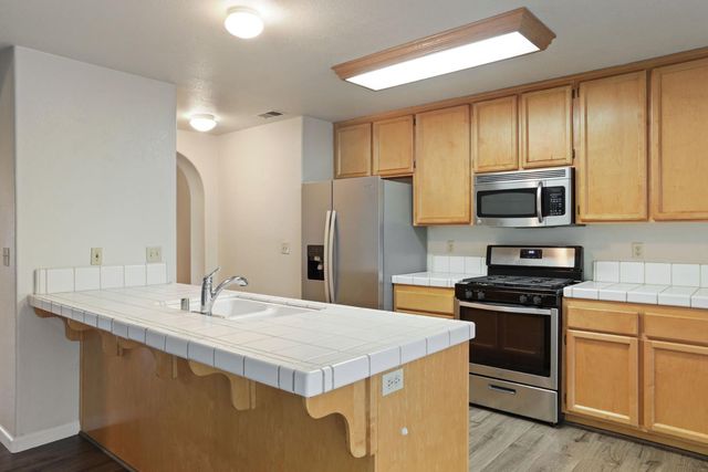 3716 Des Moines Dr, Stockton, CA 95209