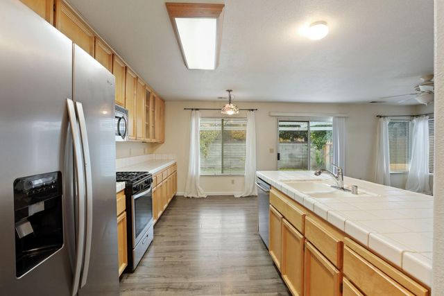 3716 Des Moines Dr, Stockton, CA 95209
