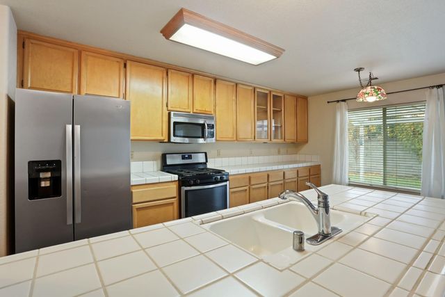 3716 Des Moines Dr, Stockton, CA 95209
