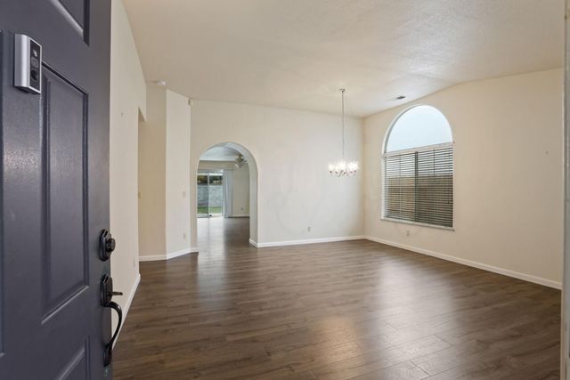 3716 Des Moines Dr, Stockton, CA 95209