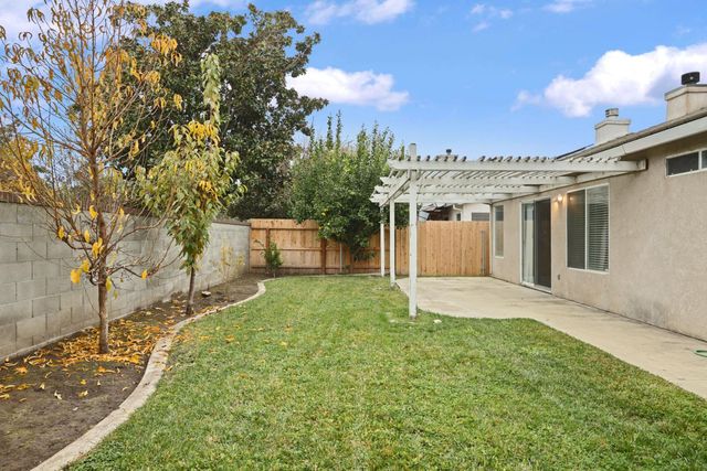 3716 Des Moines Dr, Stockton, CA 95209