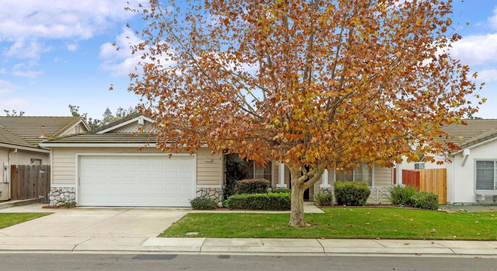 3716 Des Moines Dr, Stockton, CA 95209