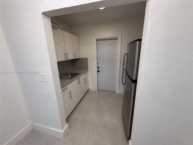 1251 NW 61st St 5, Miami, FL 33142