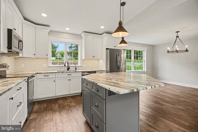 51 TROY DR, Lititz, PA 17543