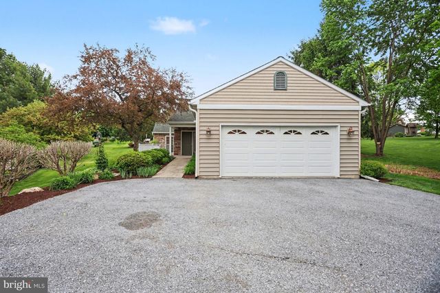 51 TROY DR, Lititz, PA 17543