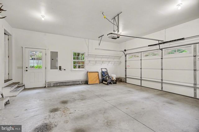 51 TROY DR, Lititz, PA 17543