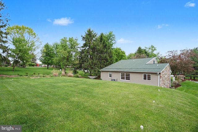 51 TROY DR, Lititz, PA 17543