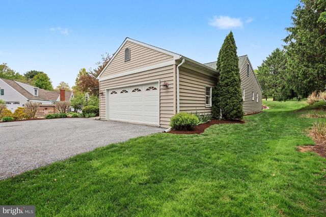 51 TROY DR, Lititz, PA 17543