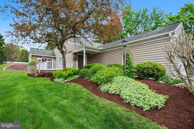 51 TROY DR, Lititz, PA 17543