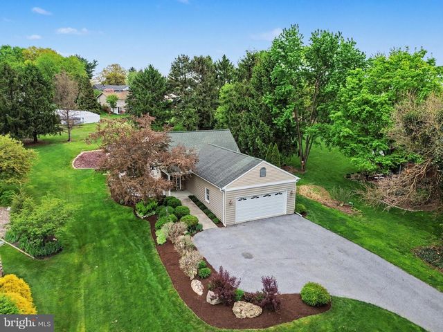 51 TROY DR, Lititz, PA 17543