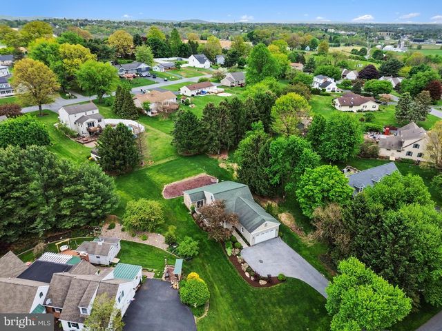 51 TROY DR, Lititz, PA 17543