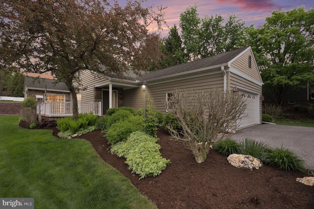 51 TROY DR, Lititz, PA 17543