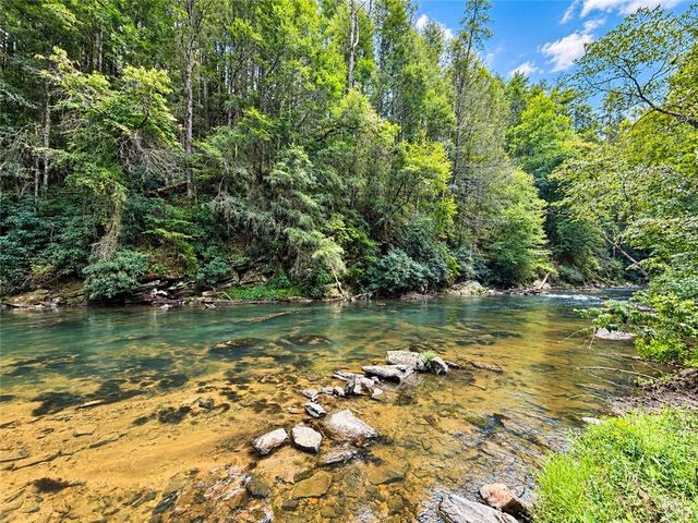525 Gallery Court, Ellijay, GA 30540