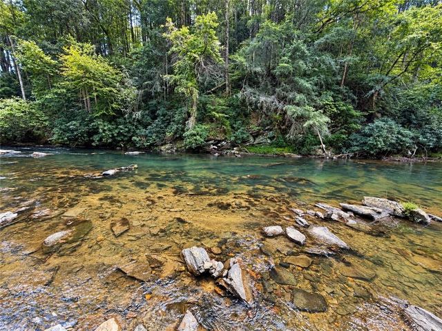 525 Gallery Court, Ellijay, GA 30540