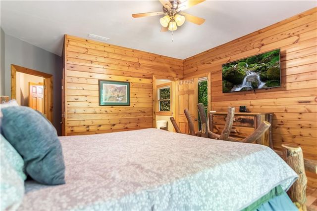 525 Gallery Court, Ellijay, GA 30540