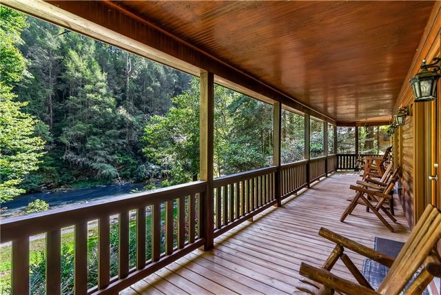 525 Gallery Court, Ellijay, GA 30540
