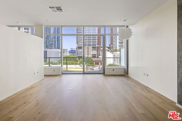 1155 S Grand Avenue 508, Los Angeles, CA 90015