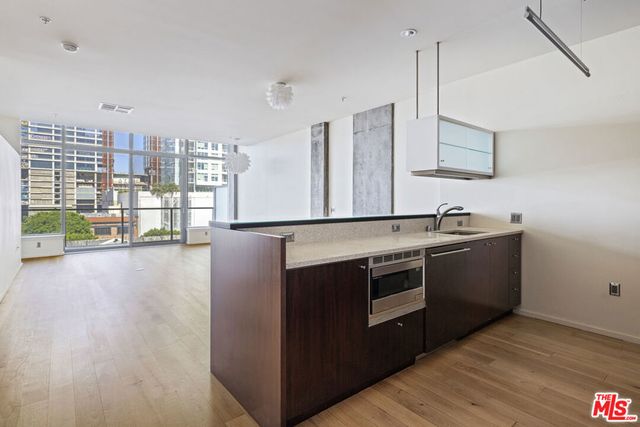 1155 S Grand Avenue 508, Los Angeles, CA 90015